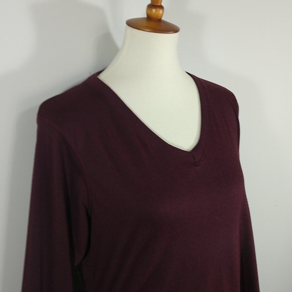 Top: NEW Canyon Guide V-Neck Long Sleeve